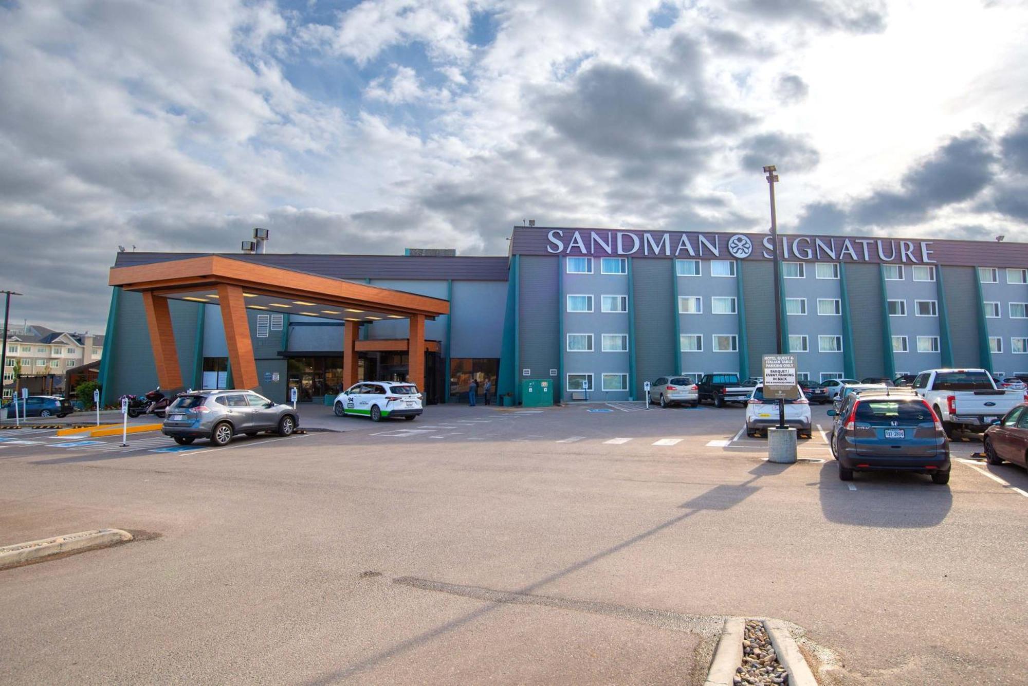 Sandman Signature Lethbridge Lodge Екстер'єр фото